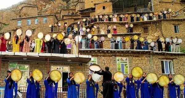 طنین عرفان در بهشت پلکانی طنین عرفان در بهشت پلکانی