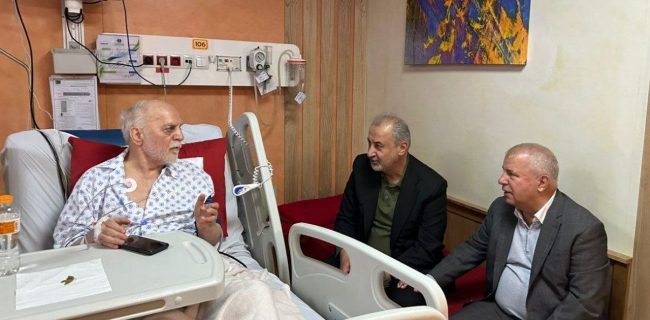 یک پرسپولیسی عمل قلب باز کرد