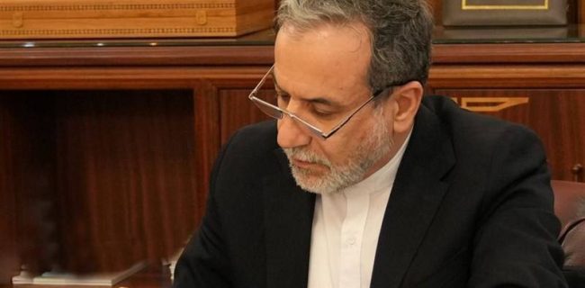 تبریک عراقچی به تیم ملی وزنهبرداری تبریک عراقچی به تیم ملی وزنهبرداری