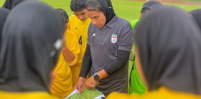 جریمه دختر فوتبالیست ایران توسط AFC به خاطر ضربه به در رختکن!
