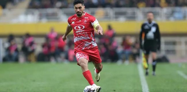 عکس| کاپیتان پرسپولیس راهی بیمارستان شد