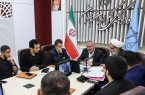 مربی شنا توسط کشتی گیران آزاد شد
