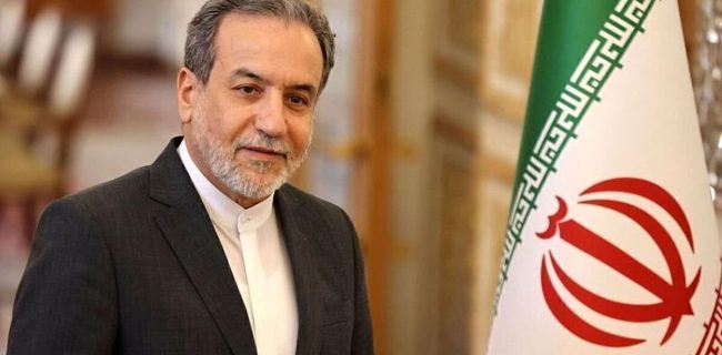 کُری‌خوانی وزیر امورخارجه برای استقلالی‌ها