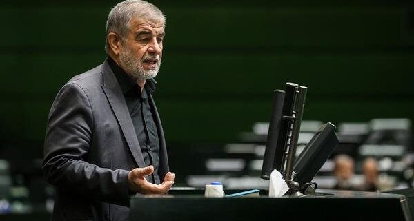چرا «ابتدایی‌ترین حقوق» شهروندان نیازمند صف‌های چند ساعته است؟