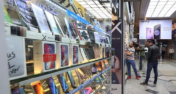 «رئیس انجمن تلفن همراه: قوانین پیچیده و نوسان بخشنامه‌ها، صنعت موبایل را در آستانه ورشکستگی قرار داده است»