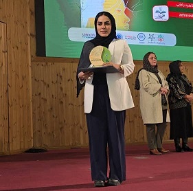 تجلیل از دکتر آناهید رضایی به‌عنوان بانوی نامی حوزه سلامت روان کشور در اجلاس کشوری